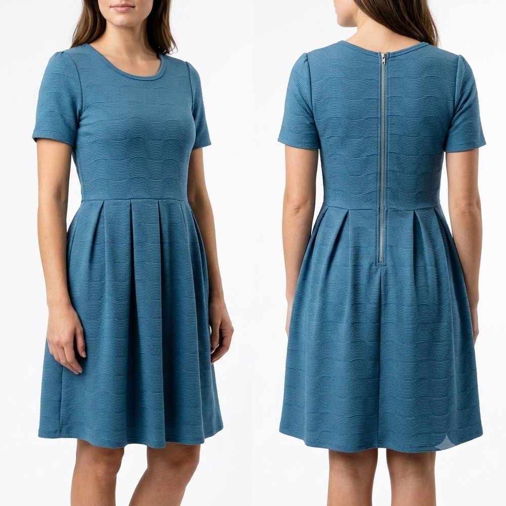 LuLaRoe Dress Womens Medium Amelia Blue Textured Short Sleeve Pleated Fit Flare